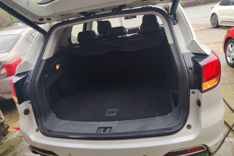 Used Hanteng X7 2016 2.0T DCT Yu Ma Edition Trunk