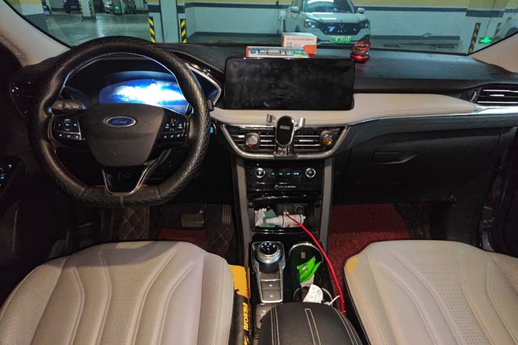 Used Ford Escape 2020 EcoBoost 245 Four-Wheel Drive Luxury Edition
