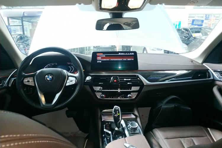 Used BMW 5 Series 2022 Restyled 525Li Luxury Package Center Console