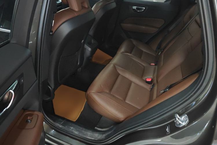 Used Volvo XC60 2019 T5 4x4 Zhiyuan Edition China VI Standard Left Rear Seat