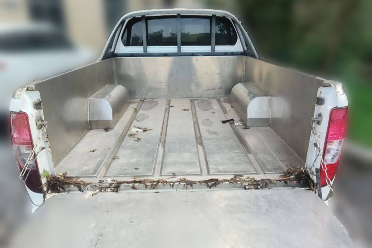 Used JMC Yuhu 5 2018 2.4T Classic Edition Diesel Manual 4x4 Luxury Long-Wheelbase JX4D24A5L
