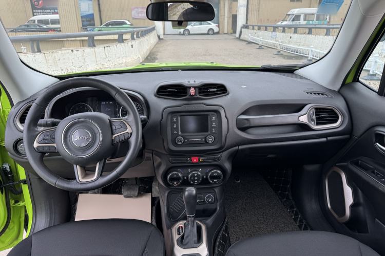 Used Jeep Renegade 2017 180T Automatic Jingneng Edition Interior 4