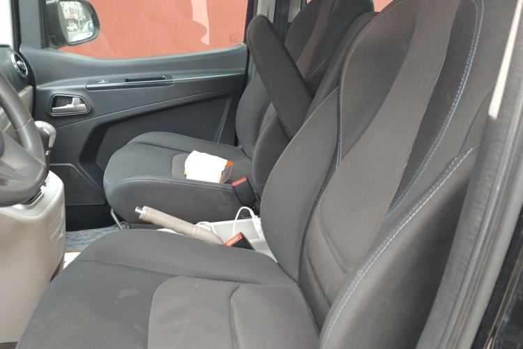 Used JAC Refine M3 2019 PLUS IKEA Edition 1.8L Luxury 9-Seater
