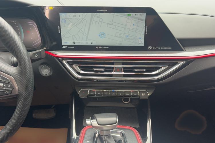 Used CHANGAN OSHAN X5 2021 1.5T DCT Prestige Edition Audio And AC Panel