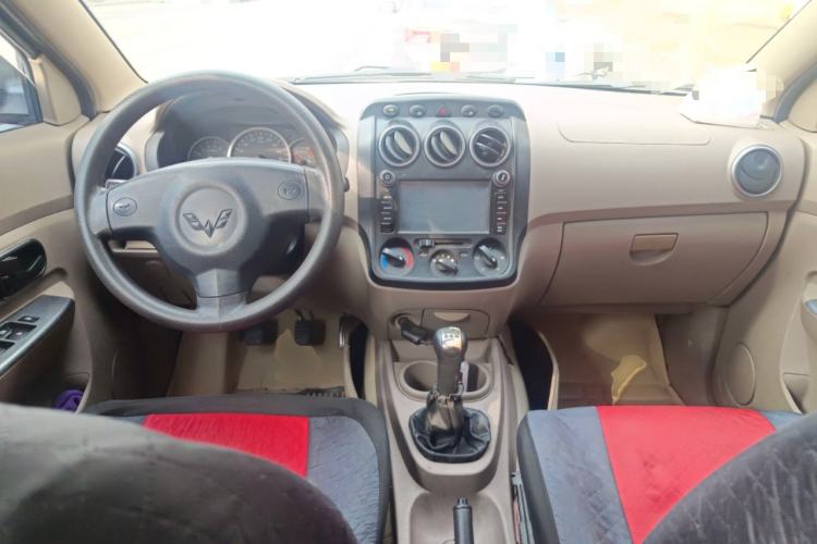 Used Wuling Hongguang 2014 1.2L Standard Model China IV