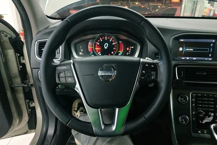 Used Volvo V60 2014 Restyled T5 Zhiya Edition