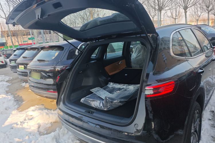 Used Geely Galaxy Xingjian 7 EM-i 2026 Model 130km Launch Edition Trunk