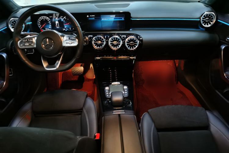 Used Mercedes-Benz A-Class 2022 Revised Version A 200 L Sport Sedan Fashionable Style