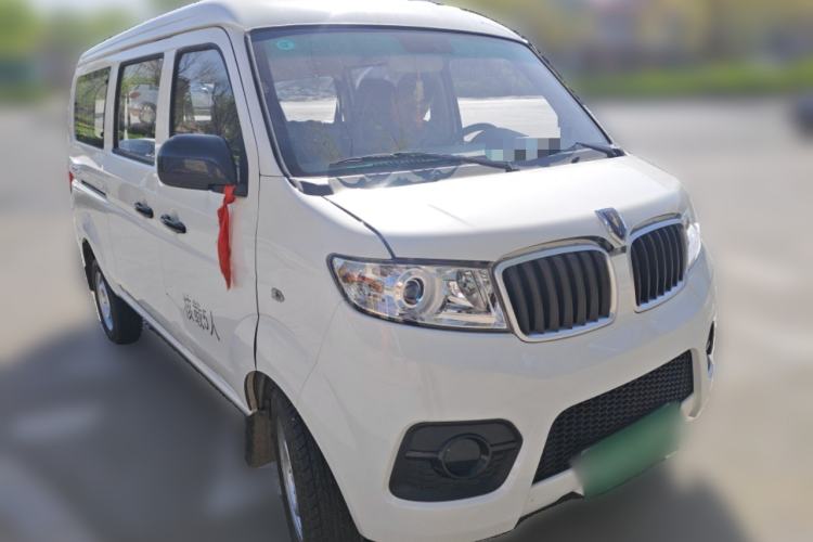 Used Jinbei Hiace X30 2023 1.5L Super-Comfortable Passenger Van 5/6/7-Seater Non-Air-Conditioned Version Model SWC15M
