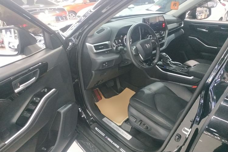 Used Toyota Highlander 2023 2.5L Smart Electric Hybrid Dual-Drive Prestige Version 7 Seats Driver Seat