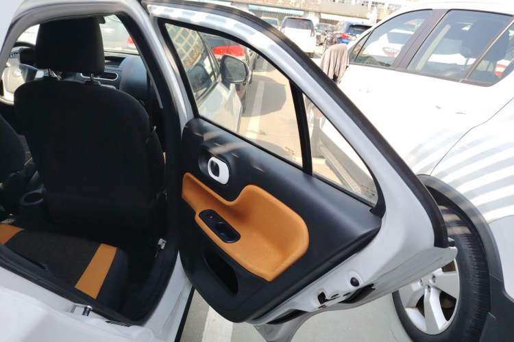 Used MG 3SW 2015 1.5L AMT Elite Model
