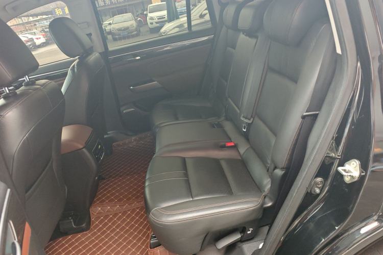 Used GAC Trumpchi GS8 2017 320T Two-Wheel Drive Luxury Smart Connectivity Version (7 Seats) Left Rear Seat