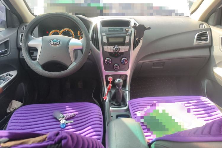 Used BYD F3 2015 Energy-Efficient Model 1.5L Manual Comfort Edition Center Console