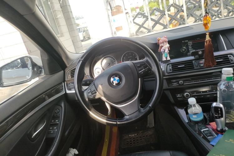 Used BMW 5 Series 2014 525Li Luxury Design Package Steering Wheel