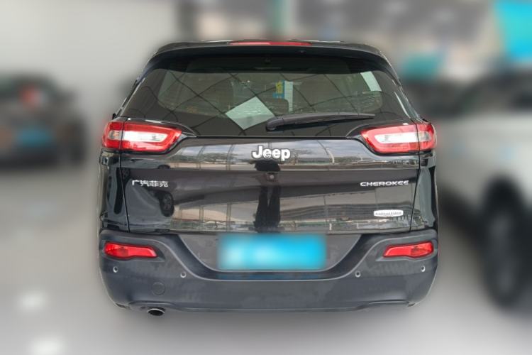 Used Jeep Cherokee 2016 2.0L Superior Edition
