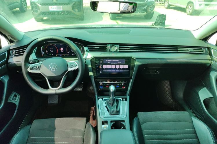 Used Volkswagen Magotan 2020 330TSI DSG Luxury Edition Center Console