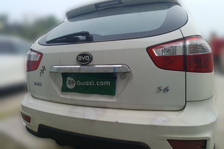 Used BYD S6 2014 2.0L Manual Luxury 5-Seater