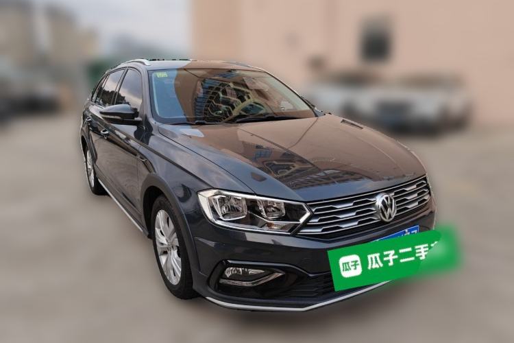 Used Volkswagen C-TREK 2017 230TSI Manual Comfort Version Front Right 45 Deg