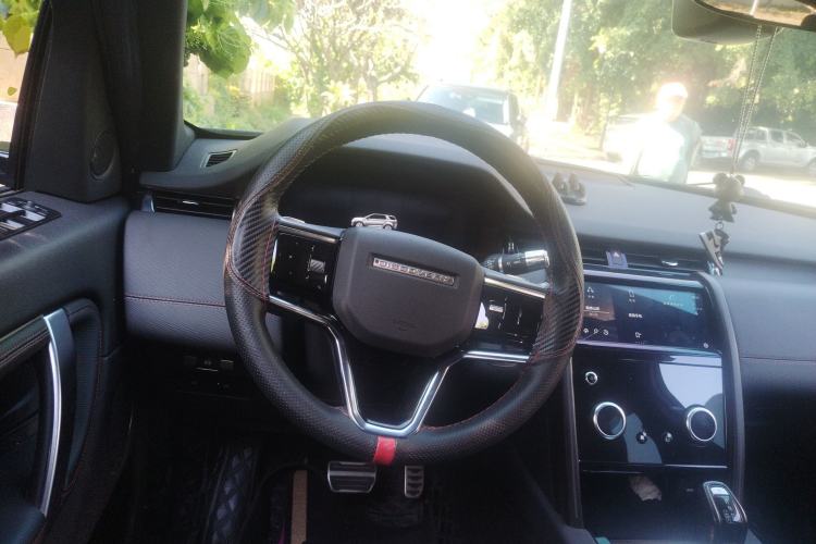 Used Land Rover Discovery Sport 2022 Revised Version 249 PS R-Dynamic S Performance Edition 5 Seats Steering Wheel