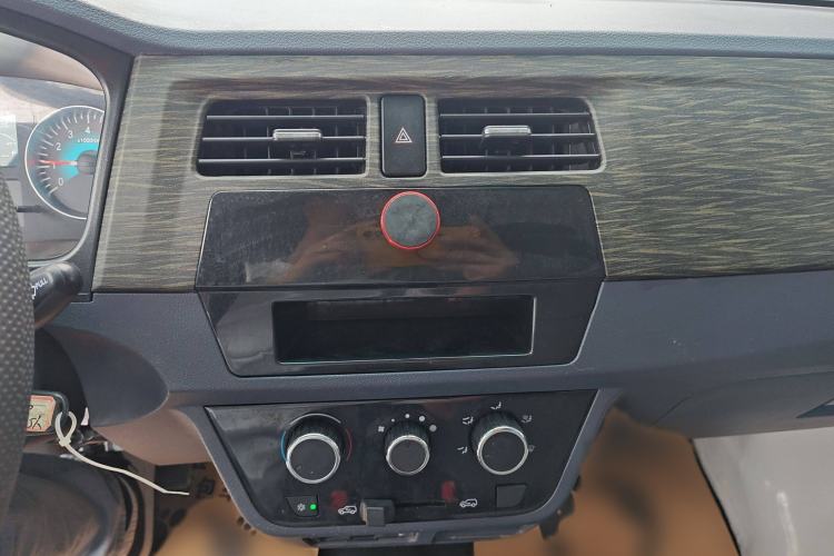 Used Jinbei Hiace X30 2020 1.5L Super-Comfortable Version China VI Standard SWC15M