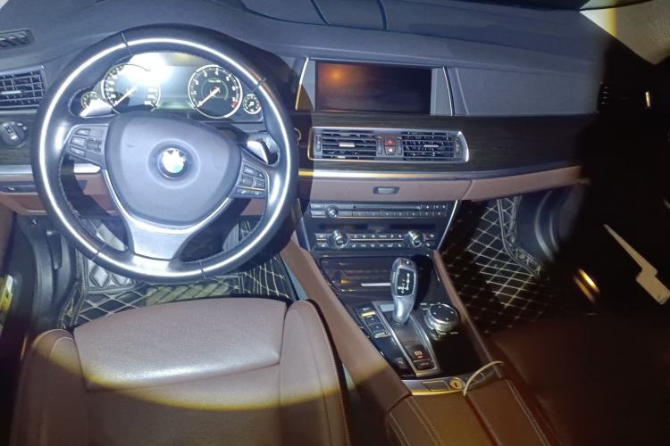 Used BMW 5 Series GT 2015 535i Luxury Edition
