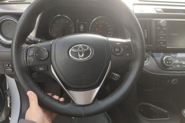 Used Toyota RAV4 2019 2.0L CVT Two-Wheel Drive ZhiShang Version China VI Standard
