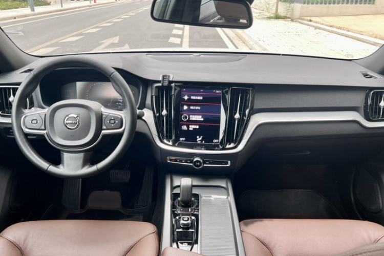 Used Volvo S60 2022 B4 Zhiyi Luxury Edition Interior 5