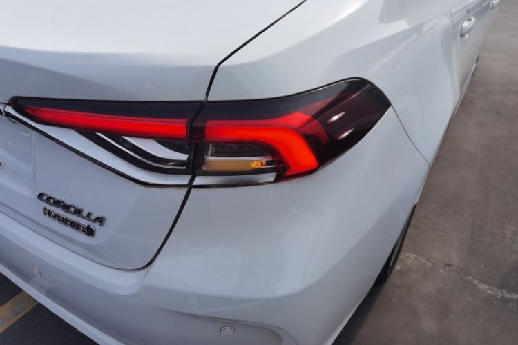 Used Toyota Corolla 2021 Dual-Motor 1.8L E-CVT Elite Edition
