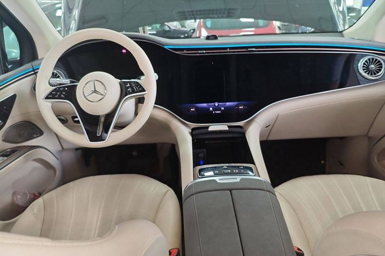 Used Mercedes-Benz EQS SUV 2023 450 4MATIC Pioneer Edition
