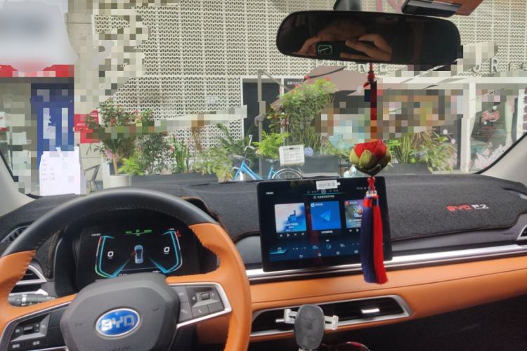 Used BYD e2 2021 Luxury Model Center Console