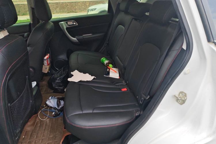 Used Haval H6 2013 Upgraded Model 2.4L Automatic Two-Wheel Drive Elite Version Left Rear Seat