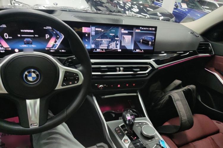 Used BMW i3 2023 eDrive 40 L Midnight Sports Package
