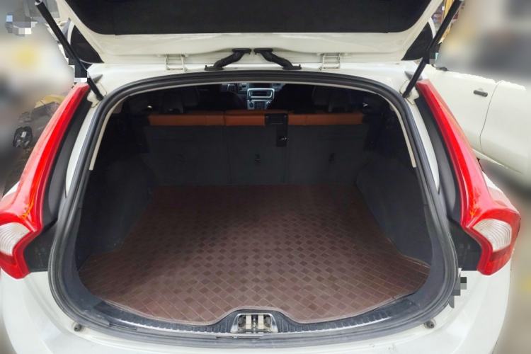 Used Volvo V60 2017 T5 Zhiya Edition China V Standard