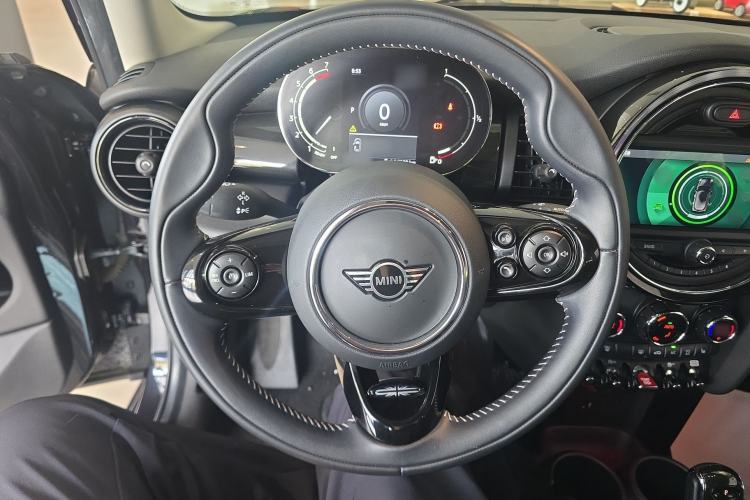 Used MINI 2021 1.5T COOPER Artist Five-Door Edition Steering Wheel