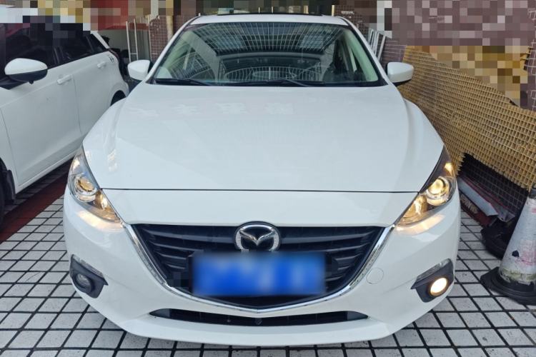 Used Mazda 3 Axela 2016 Sedan 1.5L Automatic Luxury Model
