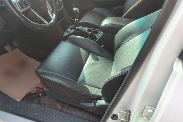 Used JMC Yuhu 5 2018 2.4T Classic Edition Diesel Manual 4x4 Luxury Version JX4D24A5L
