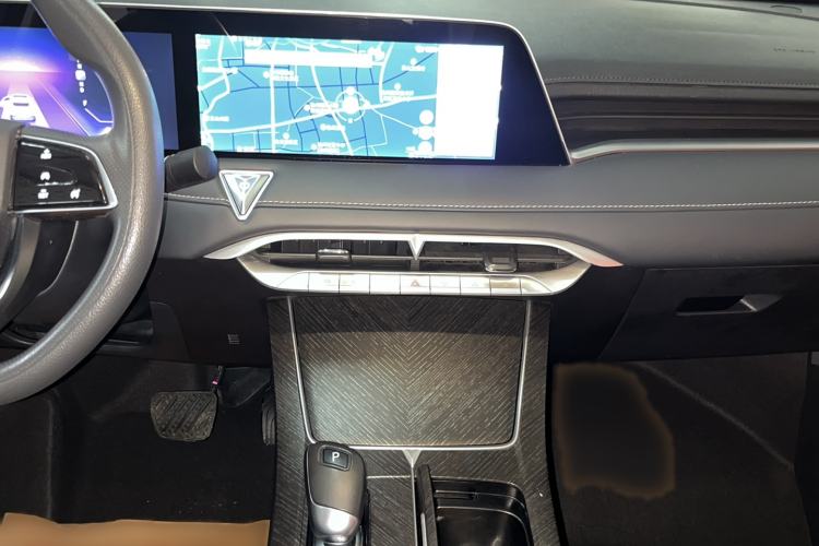 Used Venucia V 2021 260T Idol Edition