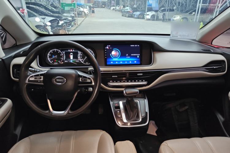 Used GAC Trumpchi M6 2021 270T DCT Elite Edition (7-seater) Center Console