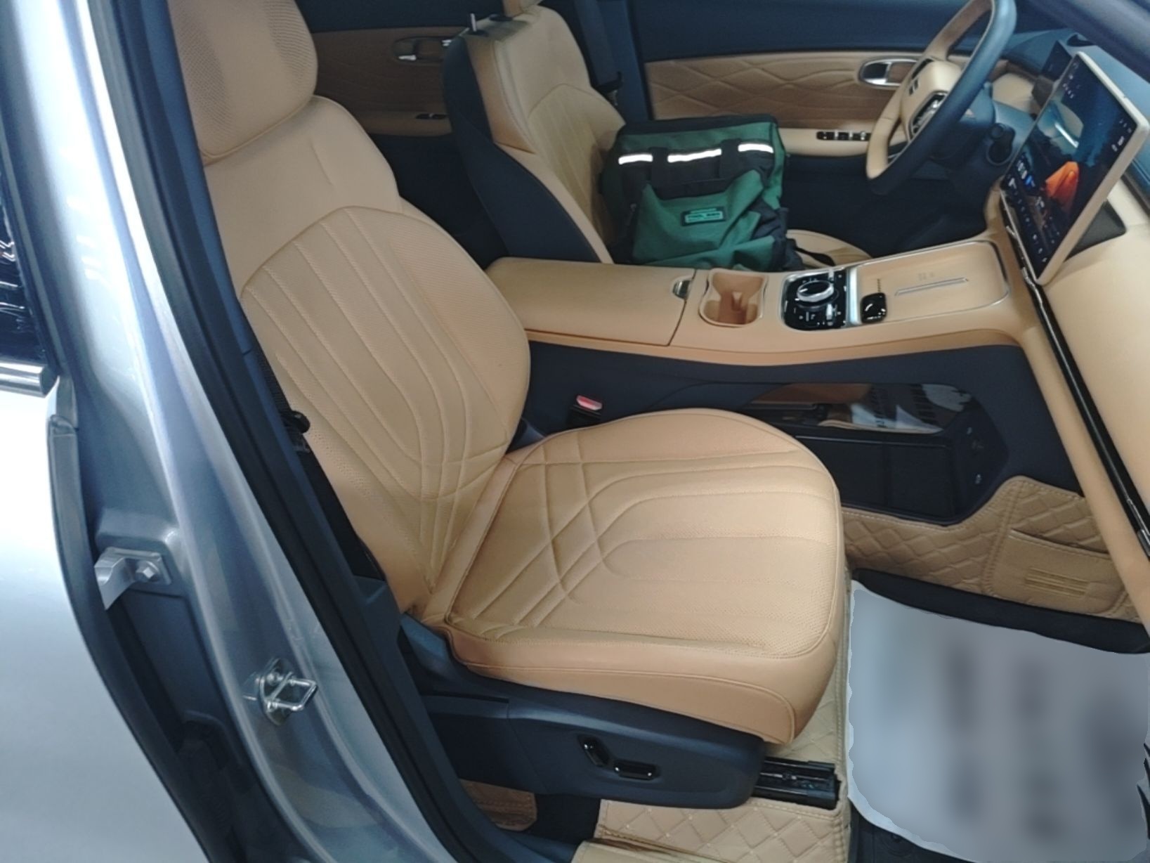 Geely Galaxy Xingjian 7 EM-i 2025 120km Exploration+ Version — снимка 19