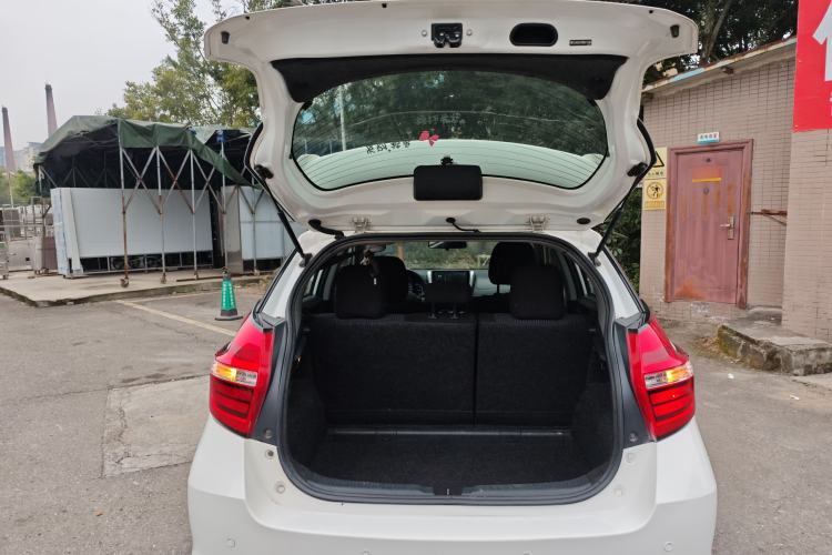 Used Toyota YARiS L Zhi Xuan 2016 Revised Version 1.5G CVT with Dynamic Sunroof Trunk