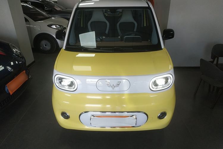 Used Wuling Hongguang MINIEV 2024 3rd Generation 215km Advanced Version Front