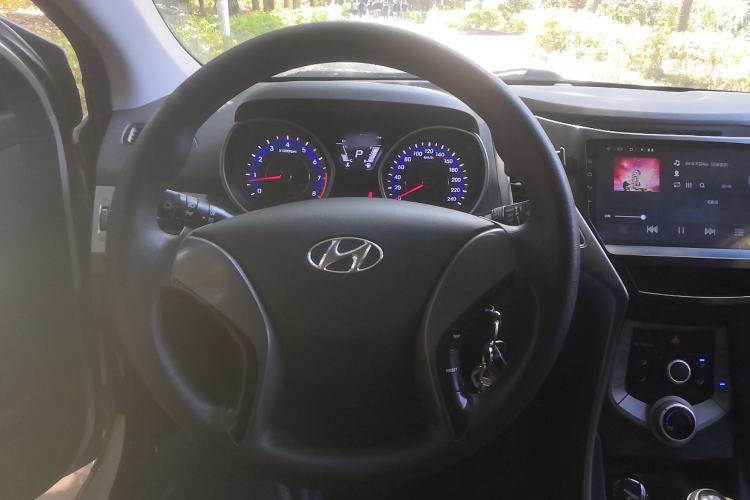 Used Hyundai Elantra (5th Generation / Langdong) 2016 1.6L Automatic Smart Version