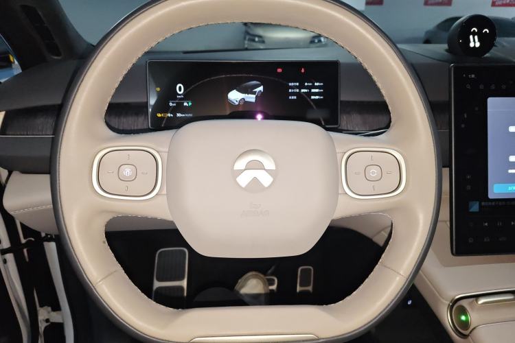 Used Nio ES8 2023 75 kWh Steering Wheel