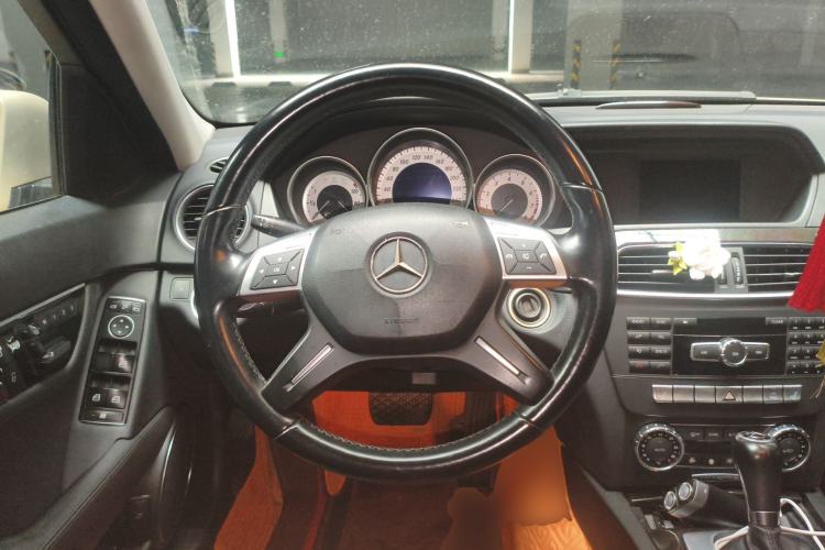 Used Mercedes-Benz C-Class 2011 C 200 CGI Fashion Model Steering Wheel