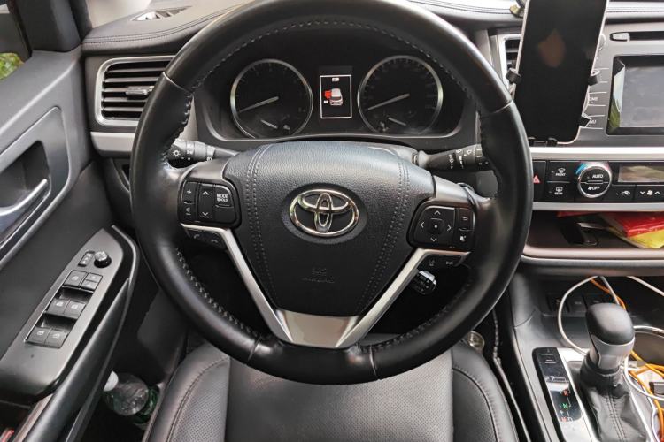 Used Toyota Highlander 2018 2.0T Four-Wheel Drive Luxury Version 7 Seats China VI Standard