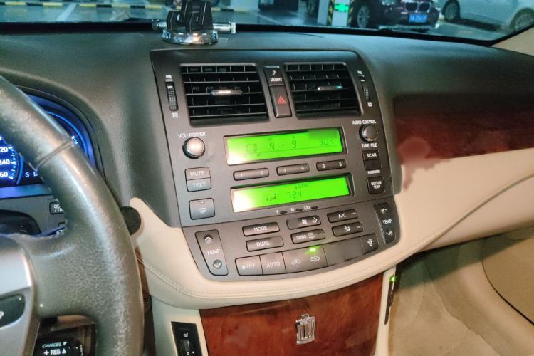 Used Toyota Crown 2012 2.5L Royal Leather Edition
