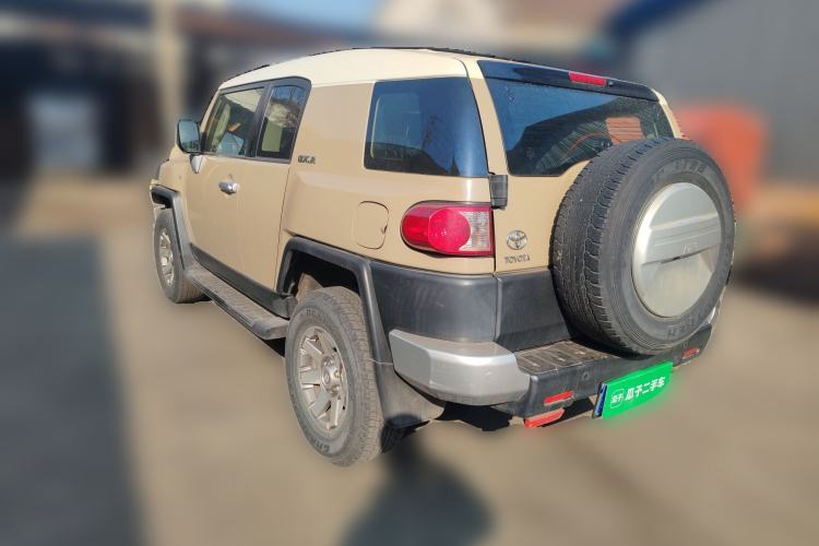 Used Toyota FJ Cruiser 
