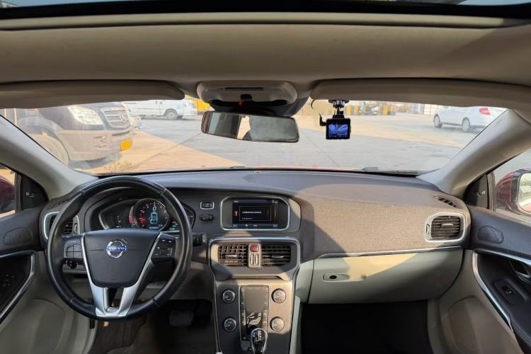 Used Volvo V40 2014 2.0T Zhiya Edition