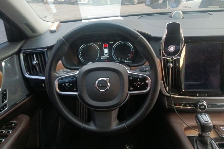 Used Volvo S90 2020 Facelift T5 Smart Luxury Edition