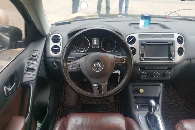Used Volkswagen Tiguan 2013 1.8 TSI Automatic All-Wheel Drive Luxury Model Steering Wheel